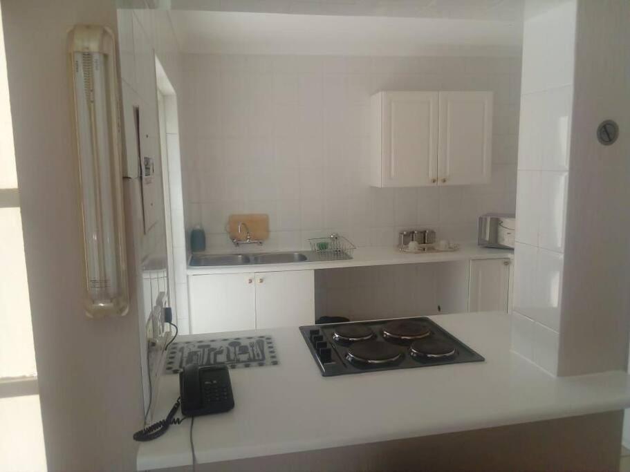 Daisy St -One Bedroom Apartment Йоханнесбург Экстерьер фото